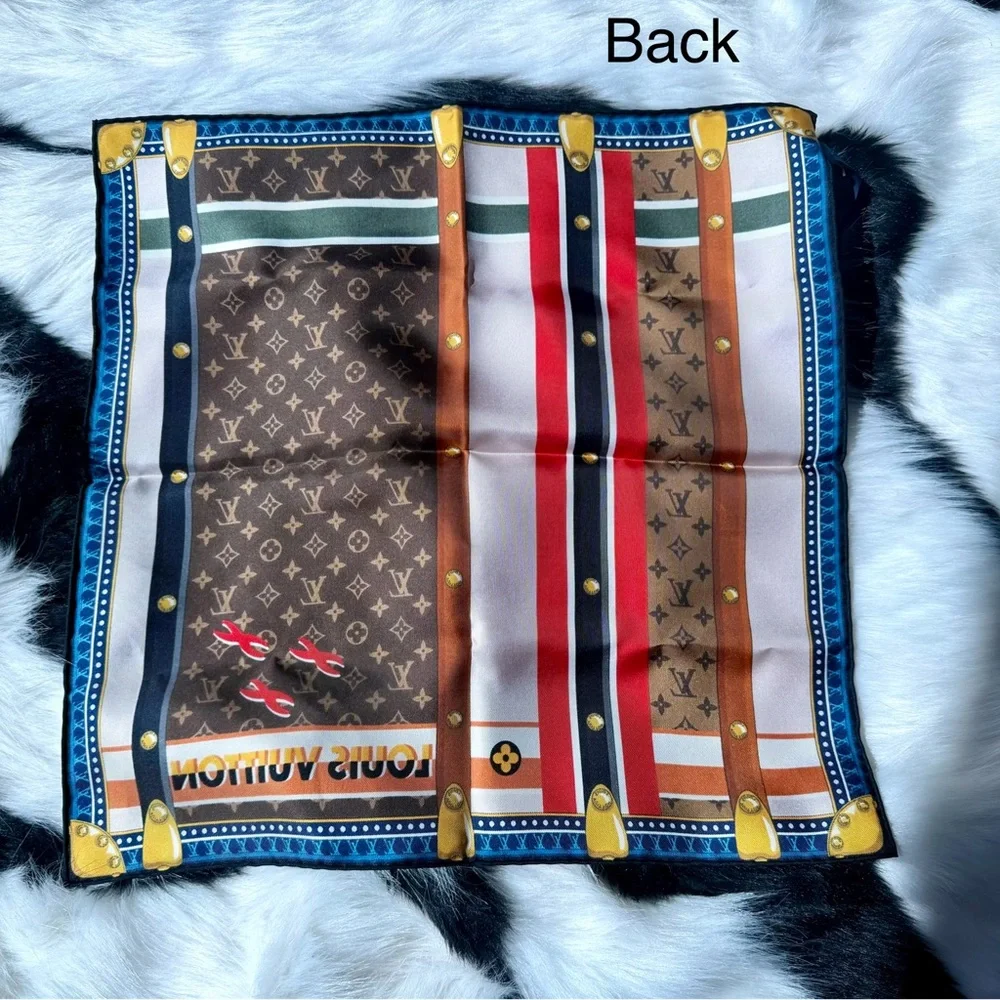 Authentic Louis Vuitton “Trunk In Love” Carré 45 silk scarf (M77556) - Picture 3 of 4